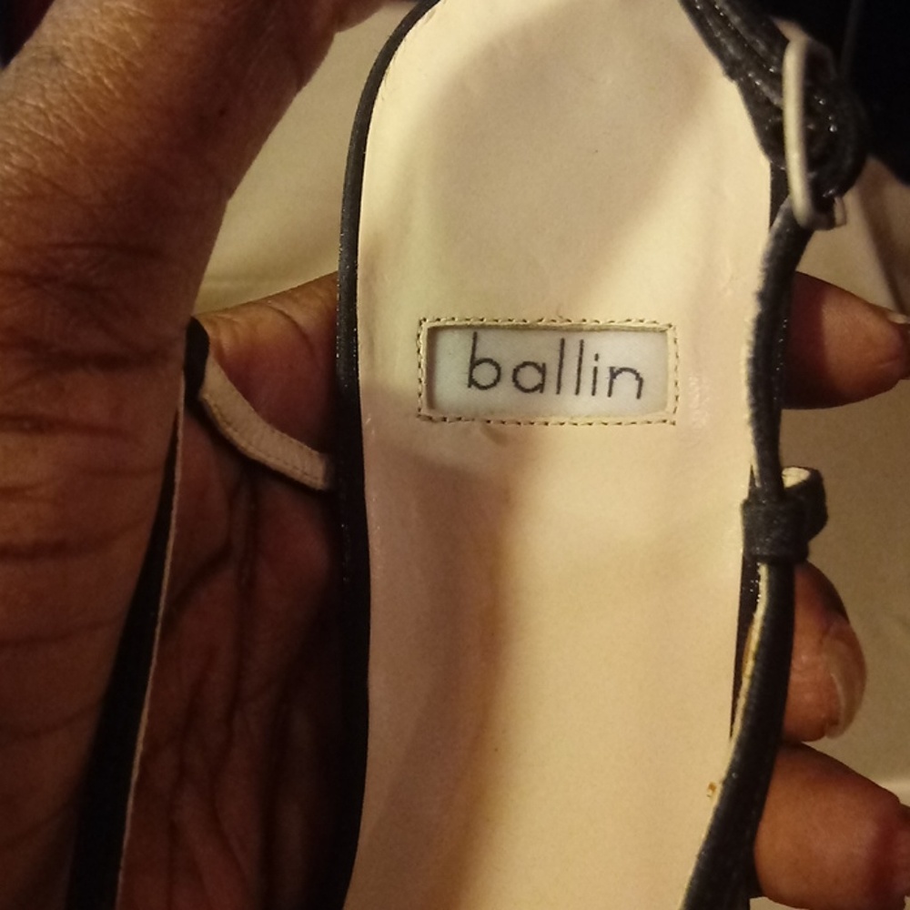 Beautiful Dress Shoes - Picture 2 of 4